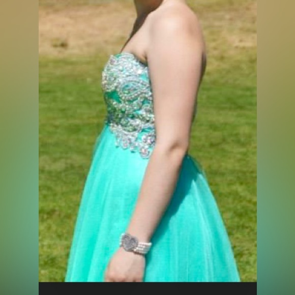 David’s Bridal Prom Dress - Picture 3 of 5